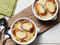 John Legend Ungkap Dessert Favorit yang Ada Dalam Buku Masak Istrinya