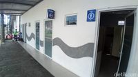 Toilet di stasiun