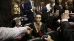 Beri Dukungan Korban Pelecehan, Pakaian Alyssa Milano Jadi Sorotan