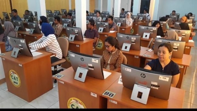 Simulasi tes CPNS. Foto: Muslimin Abbas/detikcom Simulasi tes CPNS. Foto: Muslimin Abbas/detikcom