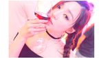 Cantiknya Tiffany Young Saat Ngopi dan Pose Bareng Gulali