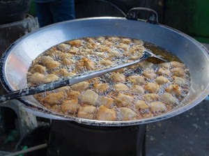 Hati-hati, Makanan Berminyak Bisa Bikin Sakit Tenggorokan