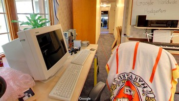 Terlihat tulisan Google Worldwide Headquarter di papan tulis. Foto: Google