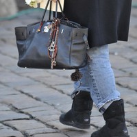 Pada 2015, Jane Birkin pernah meminta Hermes mencabut namanya setelah muncul laporan tentang perlakuan rumah mode Prancis itu yang dianggap kejam terhadap hewan saat membuat tasnya. (Foto: Getty Images)