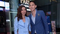 Mikha Tambayong menggandeng kekasihnya, Daniel Wenas dalam acara yang digelar Rabu (27/9/2018). Foto: Noel/detikHOT