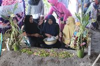Tangis Haru Warnai Pemakaman Ajudan Kapolres Tulungagung 