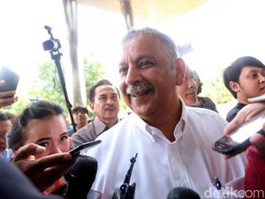 Ekspresi Dirut PLN Saat Penuhi Panggilan KPK