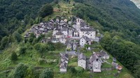 Dulunya desa ini adalah kawasan pertanian yang berkembang dengan populasi sekitar 300 penduduk. Namun semakin hari semakin menyusut, hingga tersisa 12 orang. 11 di antaranya berusia di atas 65 tahun. (Ticino Turismo)