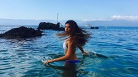 Saat musim panas tiba, Thylane lebih suka untuk menikmatinya dengan main ke pantai. (thylaneblondeau/Instagram)