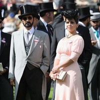 Wanita 44 tahun itu juga menyandang status sebagai istri Perdana Menteri dan Wakil Presiden Uni Emirat Arab, Sheikh Mohammed bin Rashid Al Maktoum. Keduanya menikah pada 10 April 2004 dan dikaruniai dua orang anak, perempuan dan laki-laki. Foto: Getty Images