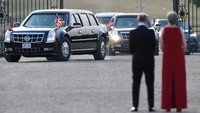 Mengutip pemberitaan Fox News, mobil yang juga disebut The Beast atau Cadillac One itu dibuat oleh General Motors sejak 2014 lalu. Dan kini sudah dipamerkan ke publik. Foto: (Photo by Geoff Pugh - WPA Pool/Getty Images)