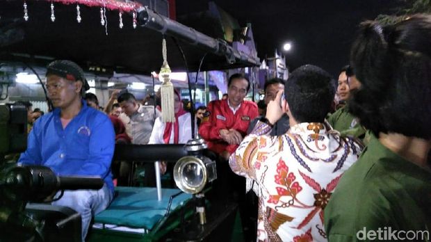 Cerita Mahasiswa Papua yang Beri Bunga ke Iriana Jokowi