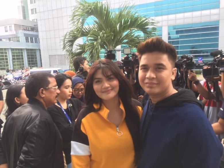 Hotman Paris Sebut Hilda Vitria Ingin Ngetop, Ini Respons Billy Syahputra Hotman Paris Sebut Hilda Vitria Ingin Ngetop, Ini Respons Billy Syahputra