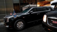 Donald Trump mulai menggunakan mobil barunya saat Sidang Umum PBB di New York beberapa hari lalu. Foto: REUTERS/Carlos Barria