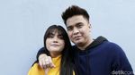 Senyum Billy Syahputra dan Hilda di Balik Serangan Kriss Hatta