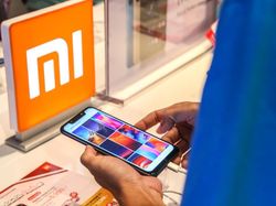 Melihat Ponsel Pertama Xiaomi dengan 4 Kamera Pintar
