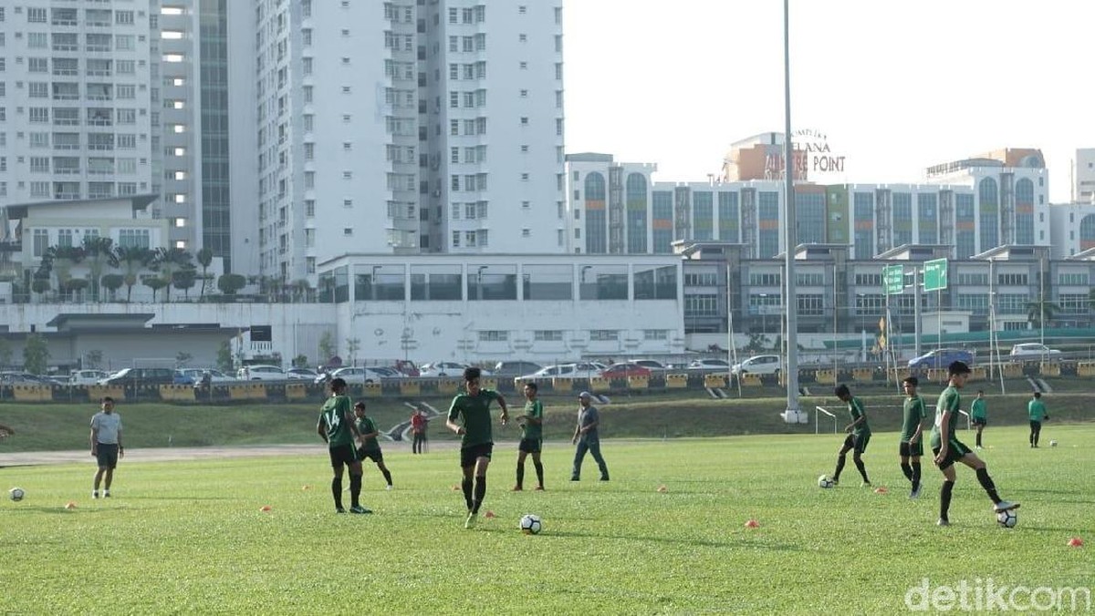 sesi latihan pagi timnas Indonesia U-16 (Lucas Aditya/detikSport)