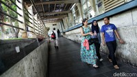 TPO tersebut memiliki jalur menuju stasiun serta halte busway Kota Tua yang beroperasi selama 24 jam.