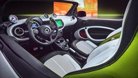 Mobil listrik Smart pun memiliki slogan Fully-Fungctioning ForEase open-top Concept. Foto: Pool (autoexpress)
