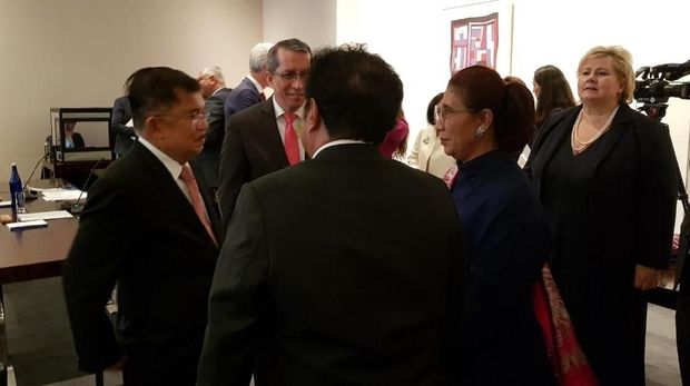 Wapres JK dan Menteri Susi di acara konferensi laut