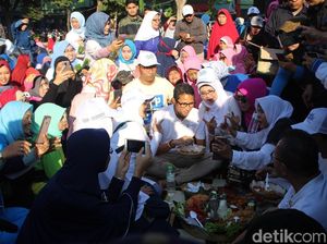 Sandiaga Minta Emak-emak Datangi TPS Coblos Prabowo-Sandi
