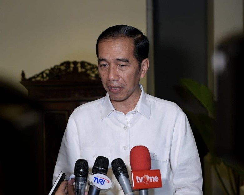 Jokowi: Negara Butuh Pemimpin Tegas tapi Tidak Otoriter Jokowi: Negara Butuh Pemimpin Tegas tapi Tidak Otoriter