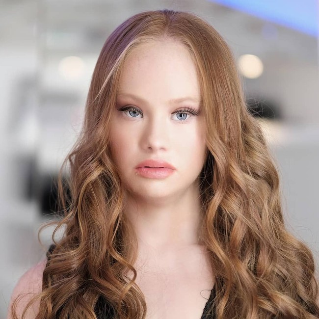 Seperti kebanyakan orang, ia pun punya harapan dan cita-cita terkait profesinya. Maddy mengaku ingin menjadi model down syndrome pertama yang berjalan untuk Victorias Secret dan brand-brand high end. Foto: Instagram @madelinesmodelling_