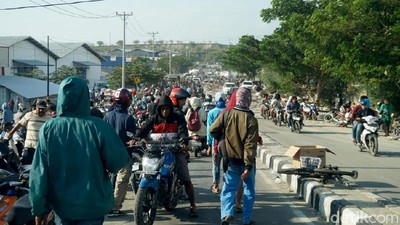 Pasca Gempa di Palu, Warga Jarah BBM di SPBU