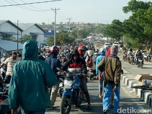 Pasca Gempa di Palu, Warga Jarah BBM di SPBU