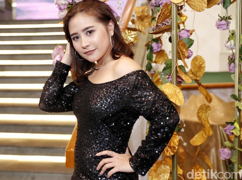 Prilly Latuconsina Stop Umbar Hubungan Asmara, Kenapa Sih? Prilly Latuconsina Stop Umbar Hubungan Asmara, Kenapa Sih?