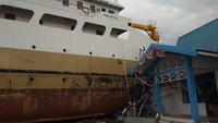 Akibatnya, bangunan tersebut mengalami kerusakan (Foto: dok. Istimewa)