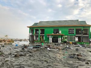 Kemenhub Kirim 3 Kapal Bantuan, Pelabuhan Pantoloan Palu Dibersihkan