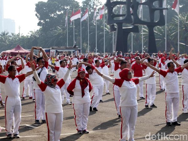 Senam dan Doorprize Ramaikan HUT DPD RI
