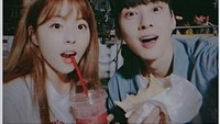 Pria lulusan Universitas Sungkyunkwan dengan jurusan teater ini juga dekat dengan Dohee. Eun-woo terlihat melahap seporsi sandwich. Foto: Instagram eunwoofcll