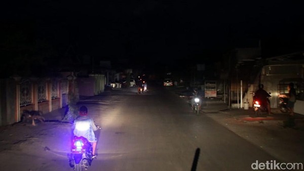 Listrik Padam Akibat Gempa, Kota Palu Gelap Gulita