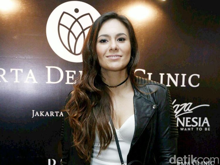 Wulan Guritno yang Nggak Pernah Bikin Bosan