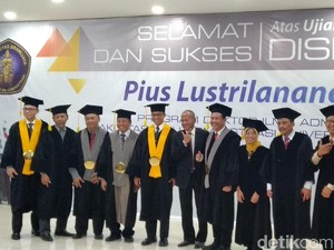 Anies Usulkan Disertasi Pius Lustrilanang Jadi Panduan Pilkada