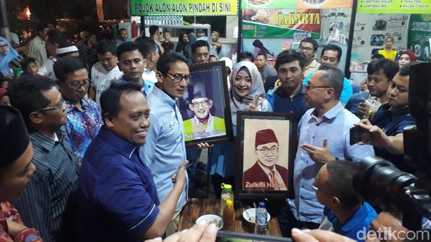 Jajal Bakso Beranak di Bojonegoro, Sandiaga: Isinya Pas Dua