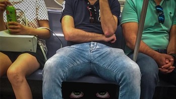 Kehidupan kereta bawah tanah kota New York, Amerika Serikat menjadi inspirasi utamanya. (Foto: Instagram/subwaydoodle)