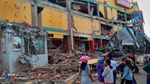 Ratusan Bangunan Rusak Akibat Gempa-Tsunami di Palu