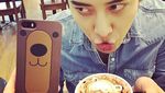 Ganteng dan Hobi Makan, Begini Gaya Mike Angelo Saat Ngemil Cake