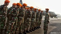 Selain itu, TNI juga akan memberangkatkan KRI Soeharso yang difungsikan sebagai rumah sakit terapung. Sejumlah dokter spesialis pun disiapkan untuk membantu dan memberi penanganan kesehatan untuk para korban terdampak gempa dan tsunami di Palu, Sulawesi Tengah.