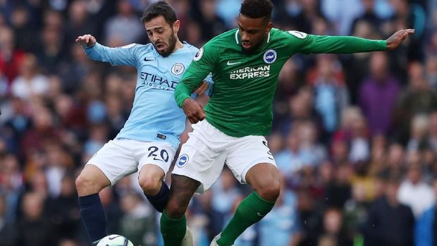 Bernardo Silva kerap membantu serangan Manchester City.