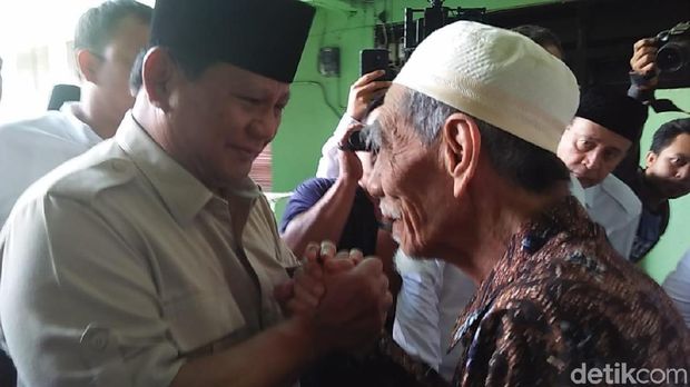 PPP Tegaskan Mbah Moen Tetap Dukung Jokowi Meski Didatangi 
