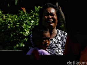 Tangis Pilu Warga Korban Gempa-Tsunami di Palu