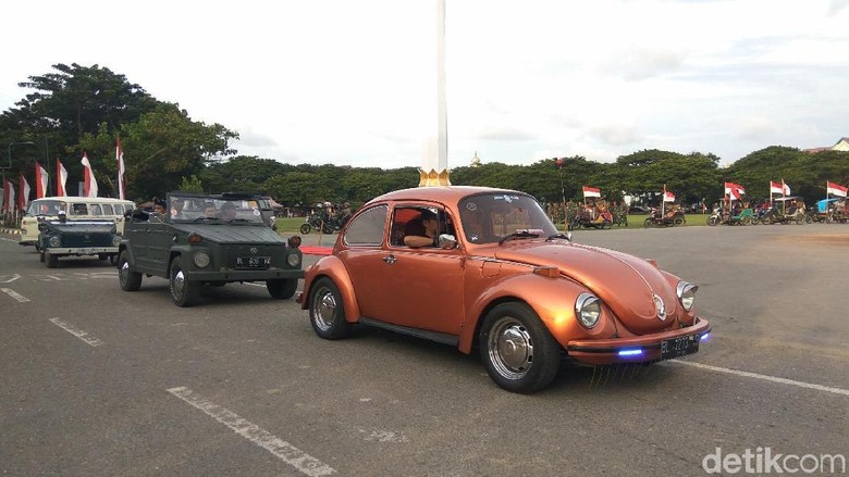  Mobil  VW Jadul Ramaikan Pawai Merah Putih Sabang Merauke