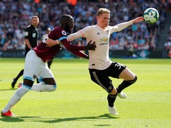 Scott McTominay juga mendapat kawalan ketat dari pemain West Ham. (Foto: Eddie Keogh/Reuters)