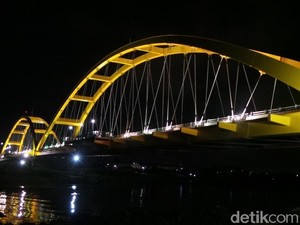Jembatan Kuning Ikon Palu Hancur Akibat Gempa, Ini Kondisinya