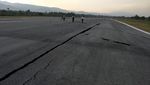 Foto: Runway Bandara Palu Retak-retak Akibat Gempa