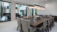 Rumah semahal dan sebesar ini rasanya adalah hal yang wajar buat seorang DJ Khaled. Istimewa/mansionglobal.com.